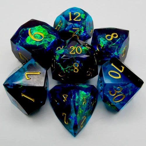 Résine taillée au diamant: noir et bleu avec chiffres dorés dans une boîte en métal
