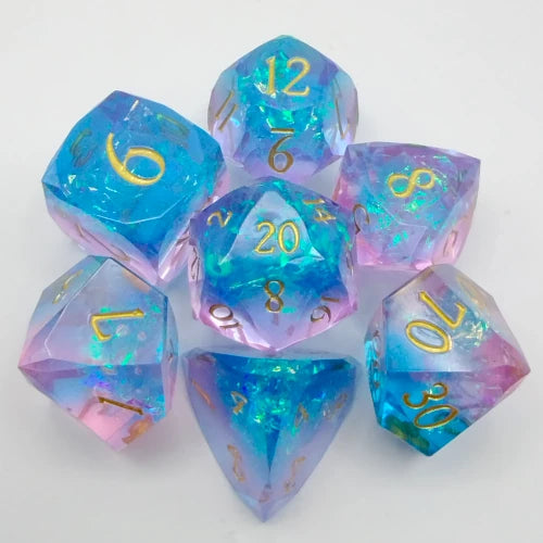 Résine taillée au diamant: bleu et rose avec chiffres dorés dans une boîte en métal